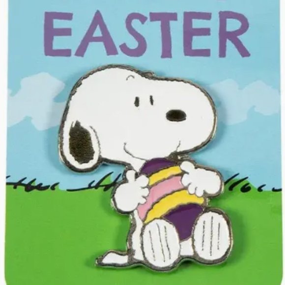 Snoopy Happy Easter Brooch - Picture 2 of 2